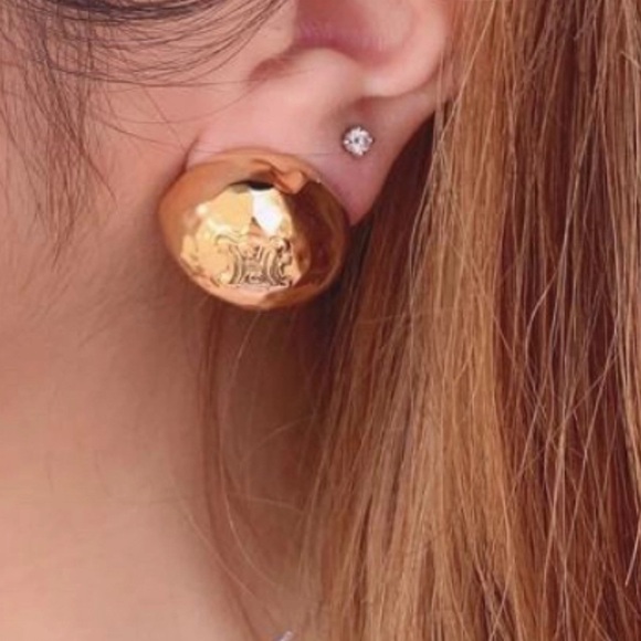 Celine Gold Arc De Triomphe clip on Earrings - Picture 7 of 7